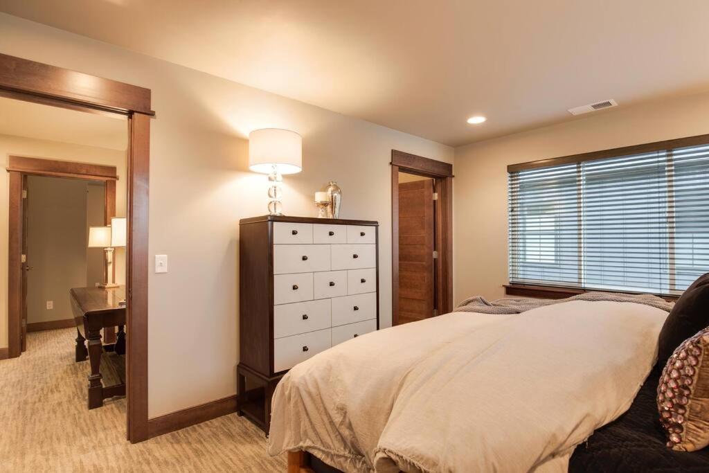 Luxury Townhome On The Park With Bridger Mtn Views Bozeman Ngoại thất bức ảnh